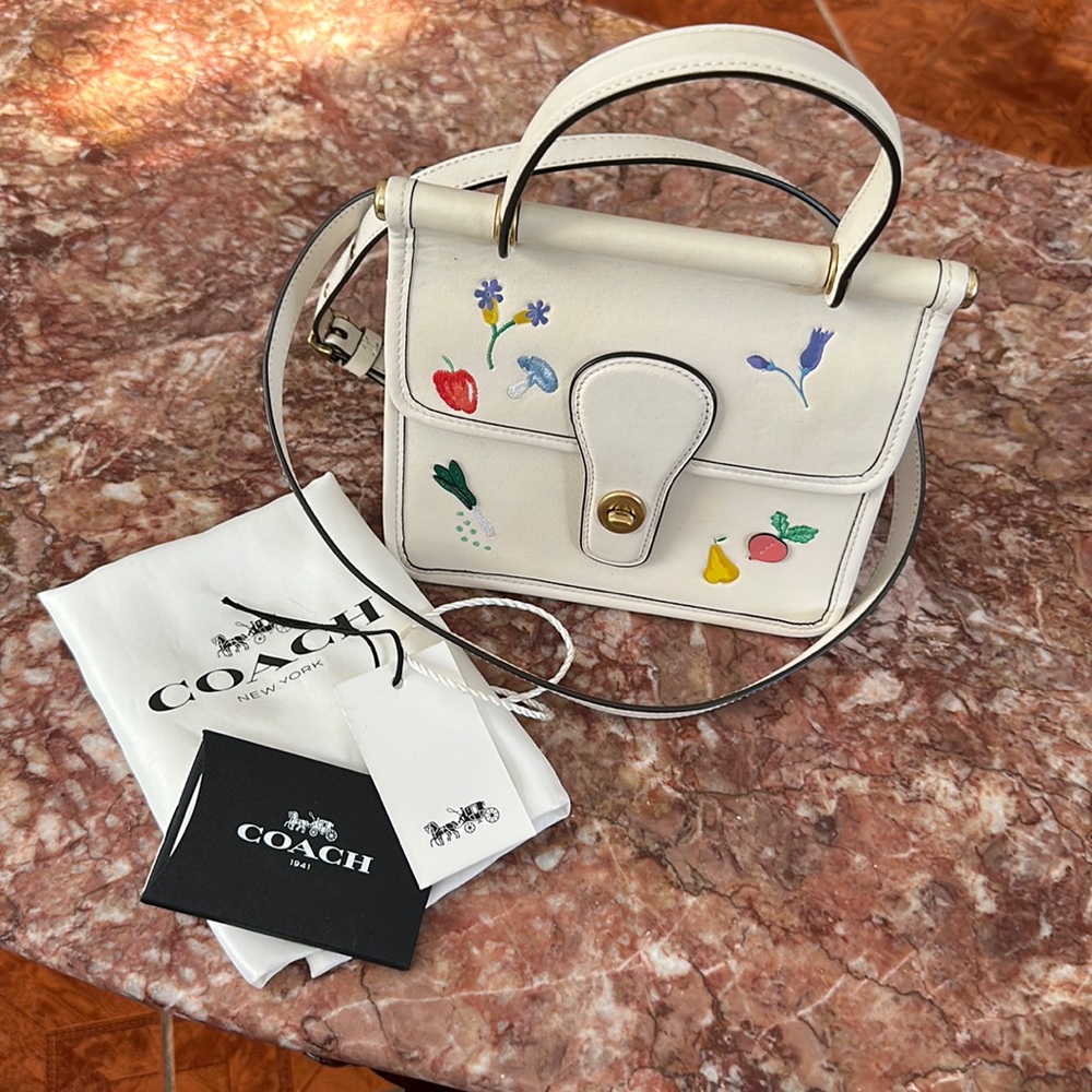 coach embroidered Willis purse w/dustbag
